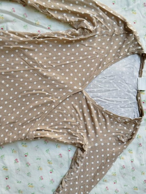 Long sleeve polka dot blouse like new, size S, white and brown