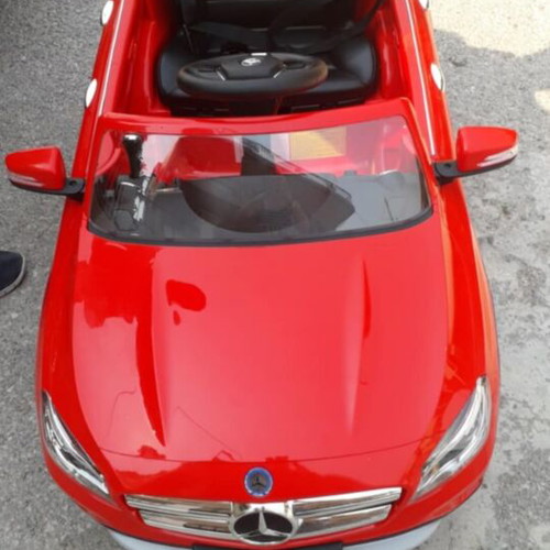 Mercedes-Benz GLA 12V electric car red, like new with remote control