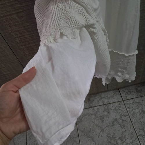 Long white dress with embroidery, lining and adjustable straps BSB like new