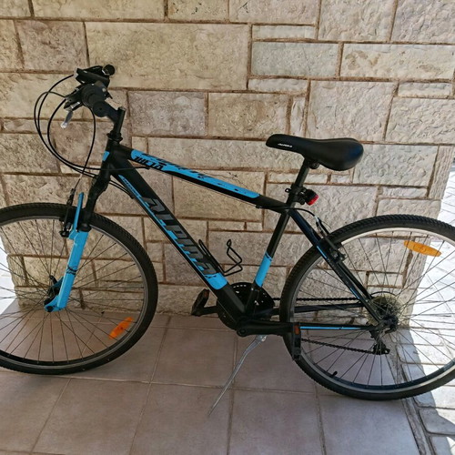 Alpina trekking bicycle 28 inch with 6 speeds used, blue