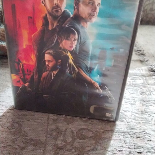 Blade Runner 2049 DVD used, action sci-fi thriller with subtitles