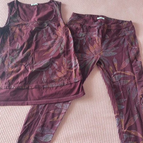 Waschbär sports set like new, burgundy, size 42