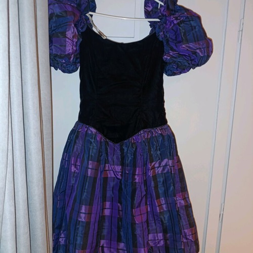 Vintage dress like new with velvet and taffeta, size M
