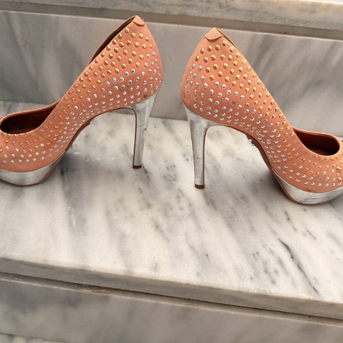 Carrano pumps size 38 like new, pink