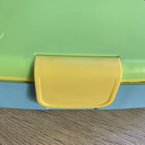 Munchkin Lunch Box green/blue like new with compartments