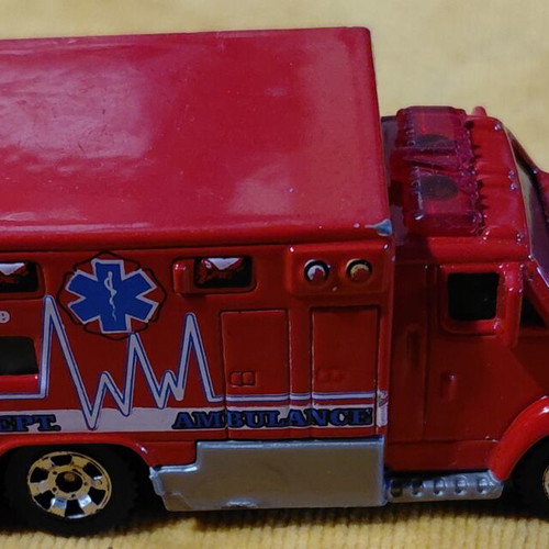 Matchbox Ambulance MB679 red toy vehicle