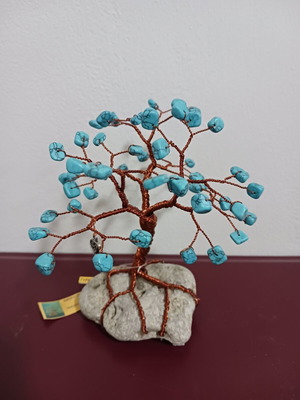 Tree made of copper wire and semi-precious stones new