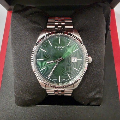 Tissot Ballade 40mm wristwatch like new, quartz, silver