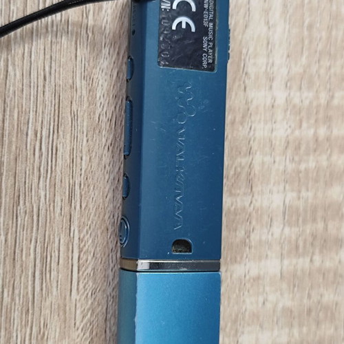 Sony Walkman NW-E013f MP3 Player used, battery issue