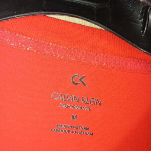 Calvin Klein t-shirt size M like new, red