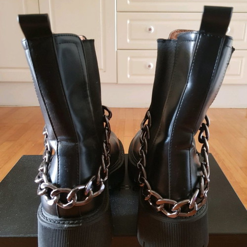 Chelsea boots used black with chain size 37