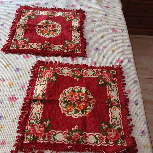 Velvet vintage quilt set with two pillowcases, burgundy