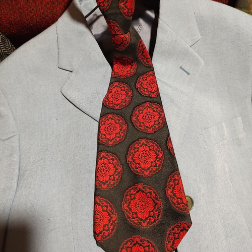 Men's tie like new, red