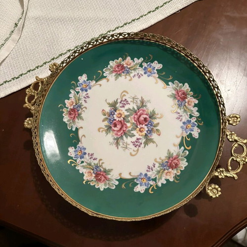 Porcelain platter like new with gold details and intense green color