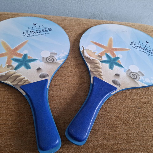 Beach rackets like new, set of 2, 38 cm wooden