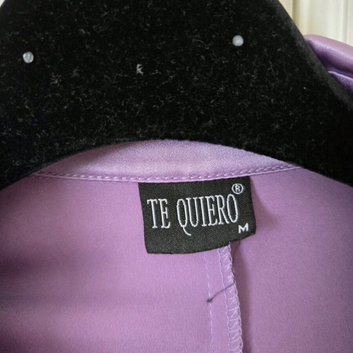 Satin shirt Te quiero like new, size medium, purple