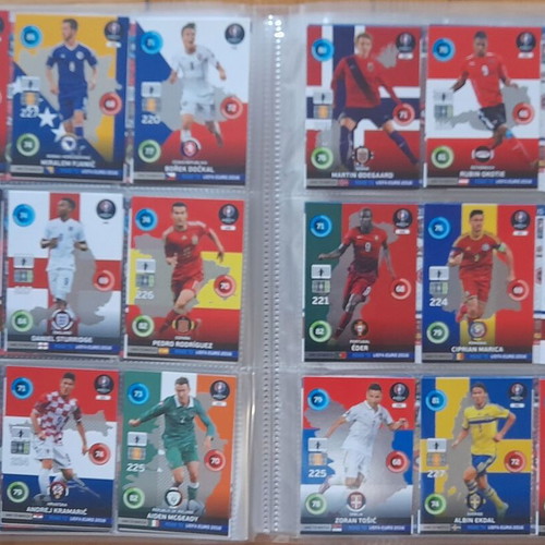 Road to EURO 2016 Adrenalyn XL album with 313/333 cards like new