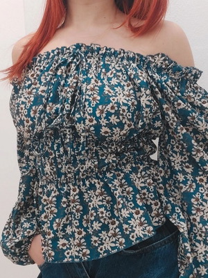 Floral off-shoulder blouse size Small like new, white and blue