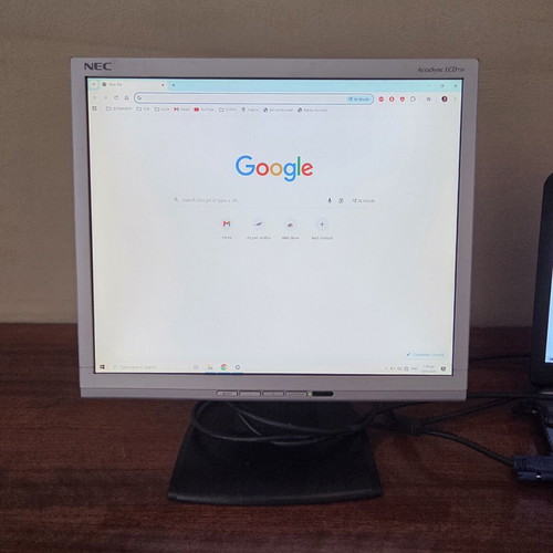 NEC AccuSync LCD73V 17" monitor used, 1280x1024 resolution