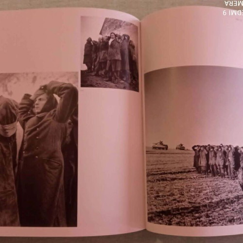 Robert Capa The Final Collection photo album like new, historical moments of 20th century