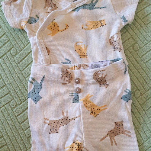Baby set zipounaki with shorts like new for 0-3 months