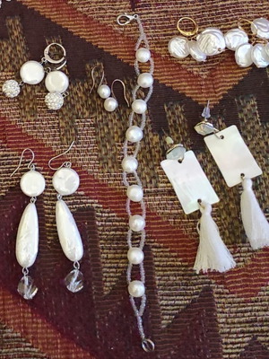 Handmade jewelry set of 7 pieces like new, white and turquoise