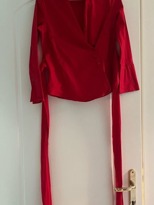 Shirt red with 3/4 sleeve like new, size S