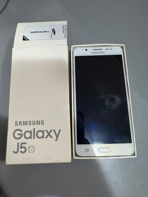 Samsung Galaxy J5 (6) used, powers on, for parts or repair