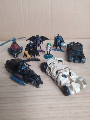 Hot Wheels Batman Begins φιγούρες και οχήματα μεταχειρισμένα, σετ 9 μινιατούρες
