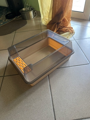 Καθαριστικό γάτας με ψηλές πλευρές και σκαλοπάτι, καινούργιο, γκρι/μπεζ