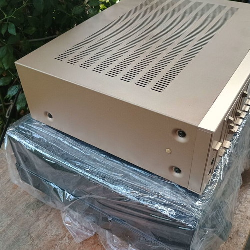 Marantz Console Stereo Amplifier PM 550 DC like new