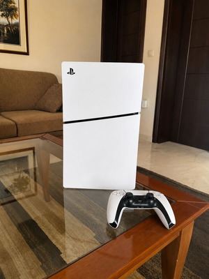 PlayStation 5 Digital Edition 500GB like new