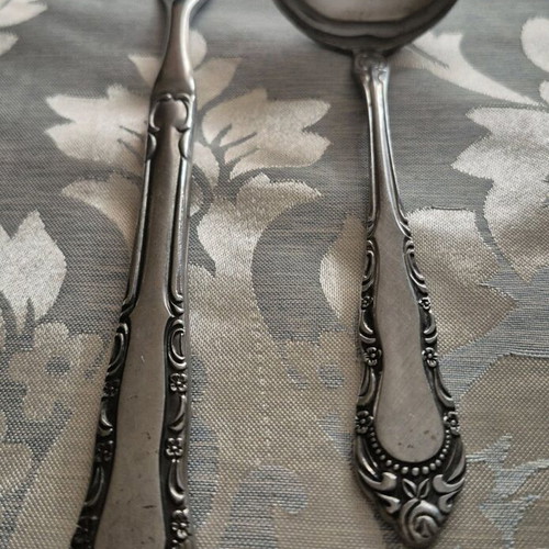 Vintage cutlery set like new, 6 spoons, 6 forks, 7 knives, 2 ladles, small spoon and fork