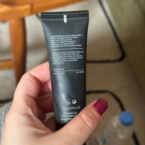 Erre Due liquid highlighter used, all over radiance cream