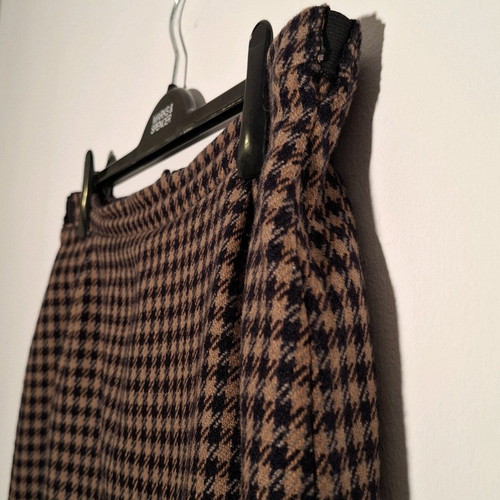 Checked skirt like new, dark brown with blue, alpha line, size L