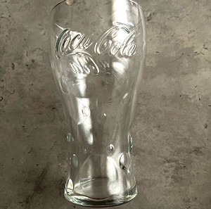 Ποτήρι Coca Cola με ανάγλυφες βούλες
