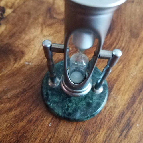 Hourglass and calendar until 2103 like new