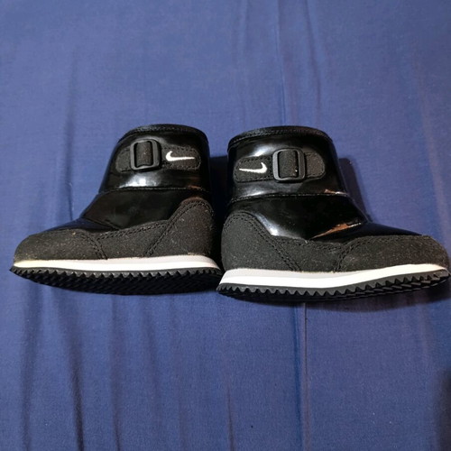 Nike baby boots No 19.5 like new