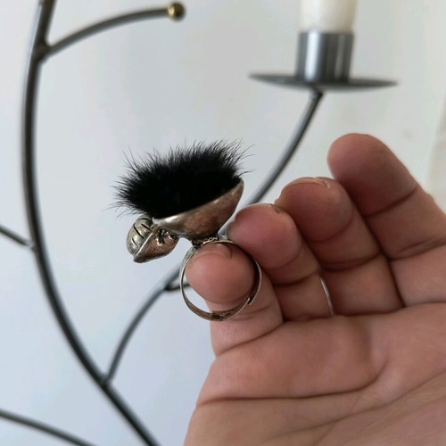 Extreme metal ring like new with unique design