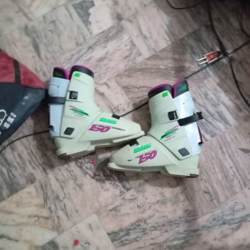Ski boots used
