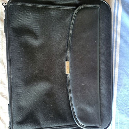 Toshiba laptop bag used, fits up to 15.6 inches