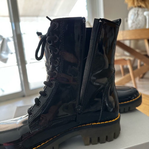 Boots black patent leather like new, size 36