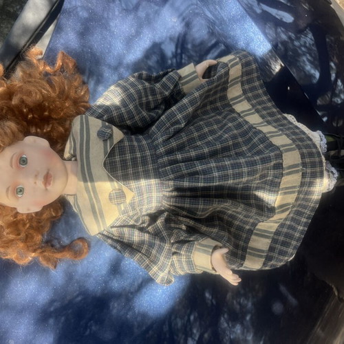 Samlardocka porcelain doll like new