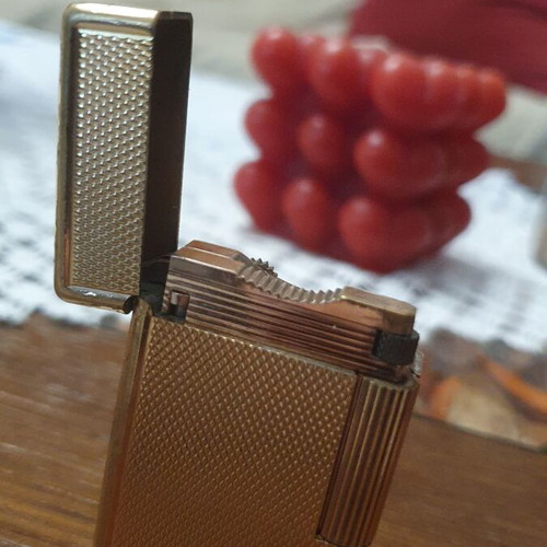 S.T. Dupont Ligne 1 Large gold plated lighter, Diamond Head