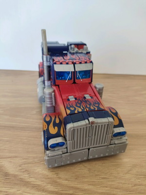 Transformers Leader Class Optimus Prime Takara 2006 used