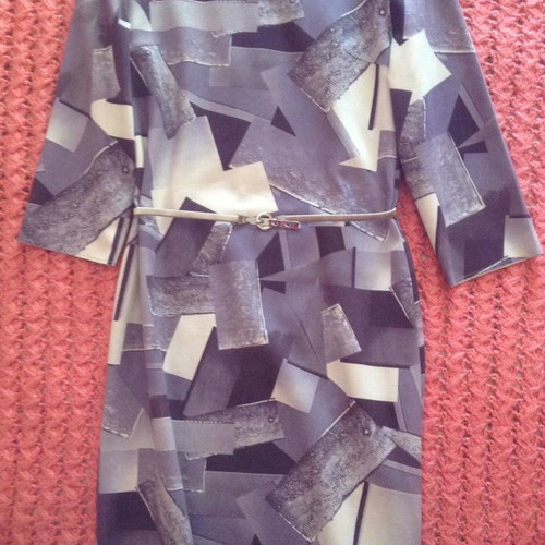 Dress with geometric patterns in grey color new, size S