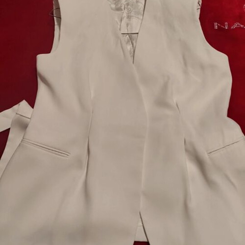 White Zara vest with belt like new, size L