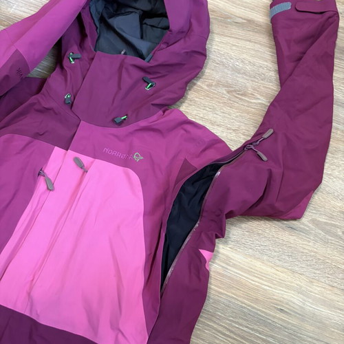 Norrona Narvik GoreTex 2L Insulated Jacket women's M like new, colorful