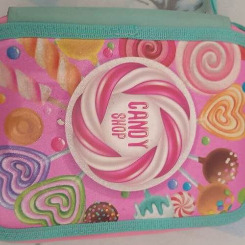 Pencil case like new with 4 compartments