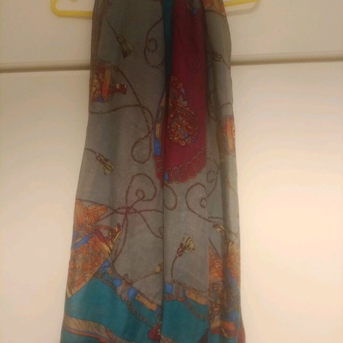 Scarf like new with Boch, 1.90x1.05, polyester